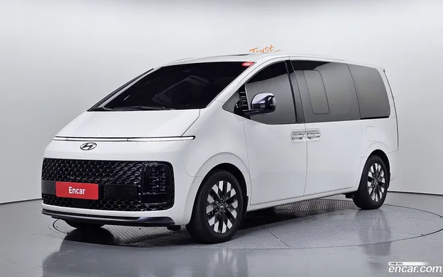 Hyundai Staria L3.5 7 — миниатюра 1