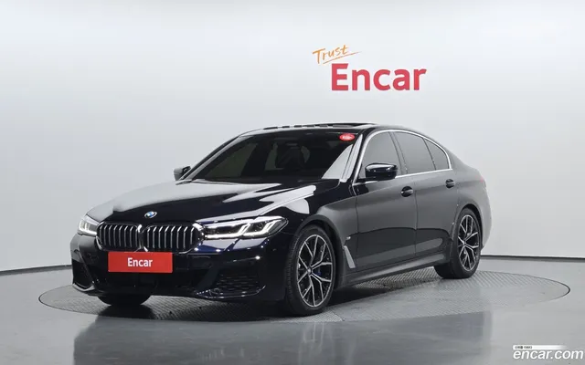 BMW 5 Series (G30) 530i M — миниатюра 1