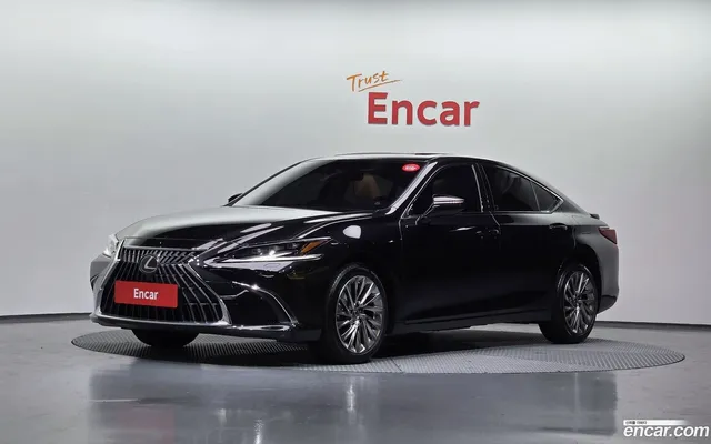 Lexus ES 300h — миниатюра 1