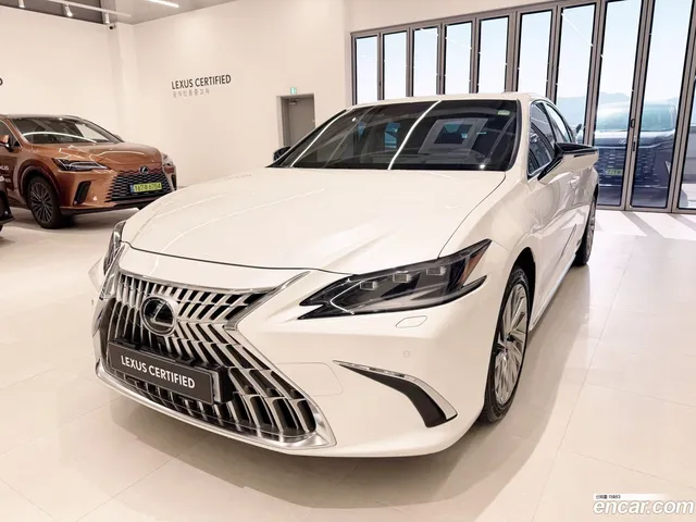 Lexus ES 300h — миниатюра 1