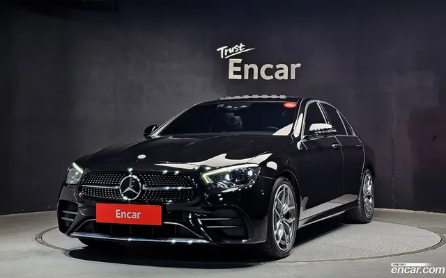 Mercedes-Benz E-Class (W213) E220d 4MATIC AMG Line — миниатюра 1