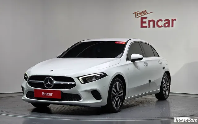 Mercedes-Benz A-Class (W177) A220 — миниатюра 1