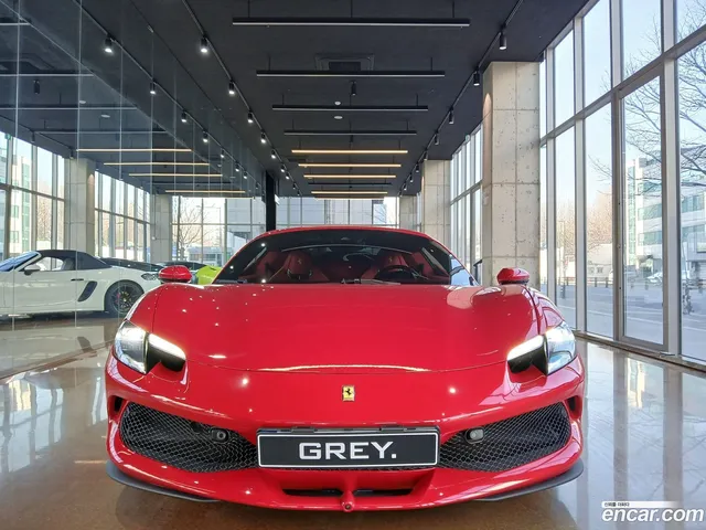 Ferrari 296 GTS 3.0 V6 — миниатюра 1