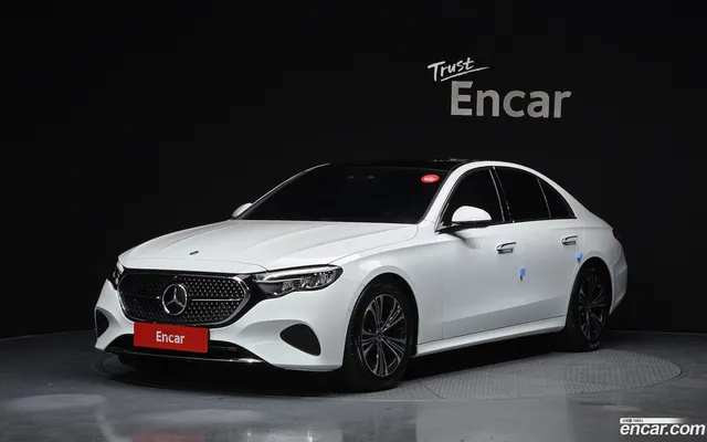 Mercedes-Benz E-Class (W214) E200 — миниатюра 1