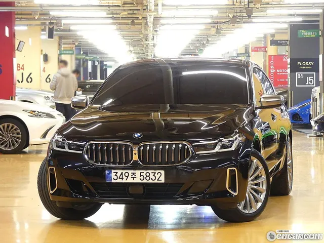 BMW 6 Series GT (G32) 630i xDrive — миниатюра 1