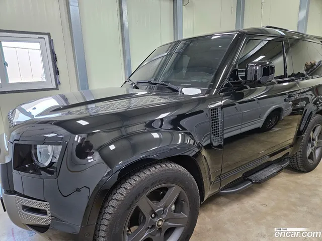 Land Rover (L663) 90 D250 X- SE — миниатюра 1