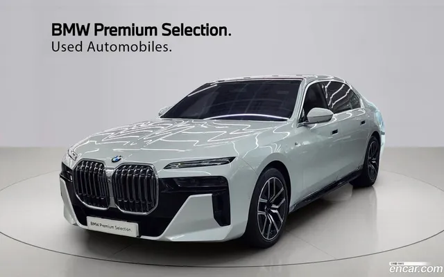 BMW 7 Series (G70) 740d xDrive M — миниатюра 1