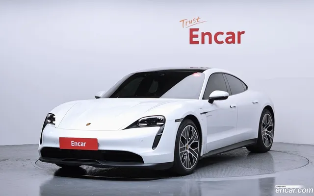 Porsche Taycan — миниатюра 1