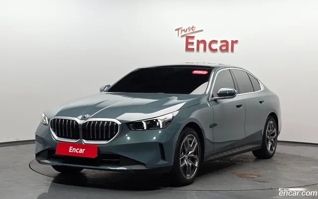 BMW 5 Series (G60) 530i xDrive — миниатюра 1