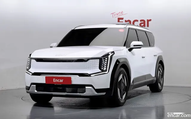 Kia EV9 2WD — миниатюра 1