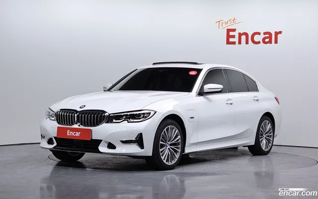 BMW 3 Series (G20) 320e — миниатюра 1