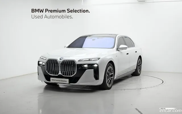 BMW i7 (G70) eDrive 50 M — миниатюра 1