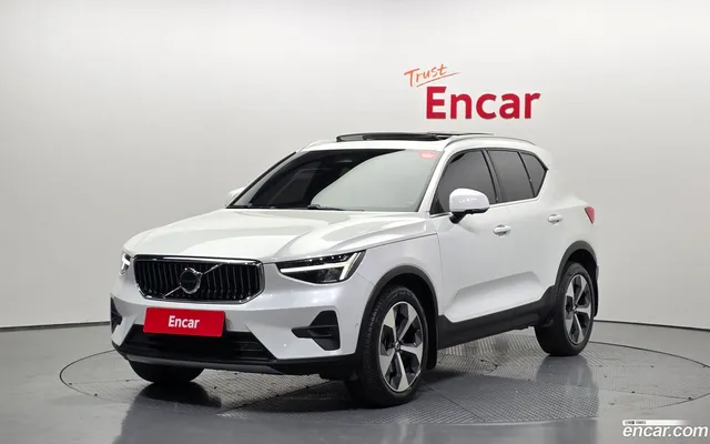 Volvo XC40 B4 — миниатюра 1