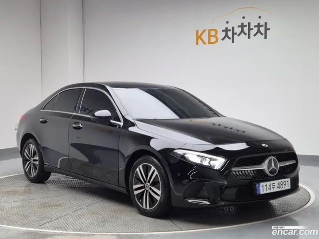 Mercedes-Benz A-Class (W177) A220 — миниатюра 1