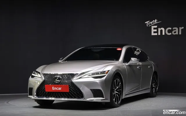 Lexus LS500 5 3.5 AWD — миниатюра 1