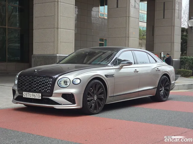 Bentley Flying Spur 4.0 — миниатюра 1