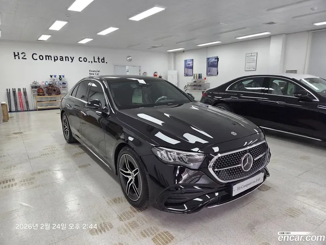 Mercedes-Benz E-Class (W214) E200 AMG Line — миниатюра 1