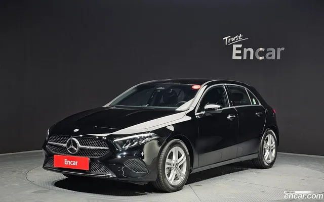 Mercedes-Benz A-Class (W177) A220 — миниатюра 1