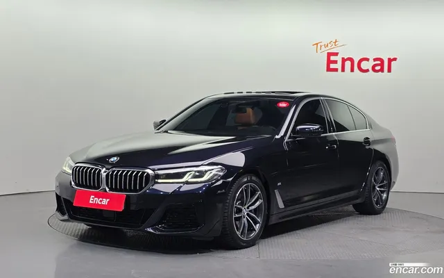 BMW 5 Series (G30) 520i M — миниатюра 1