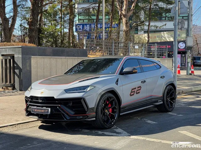 Lamborghini Urus 4.0 V8 — миниатюра 1