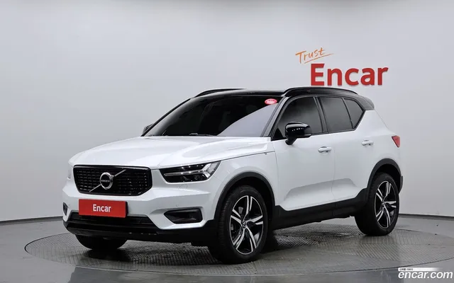 Volvo XC40 B4 R- — миниатюра 1