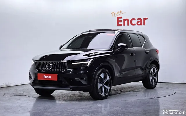 Volvo XC40 B4 — миниатюра 1