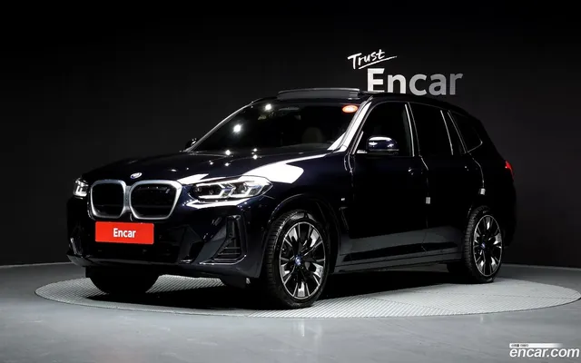 BMW iX3 M — миниатюра 1