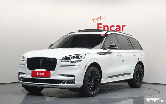 Lincoln Aviator 3.0 AWD — миниатюра 1