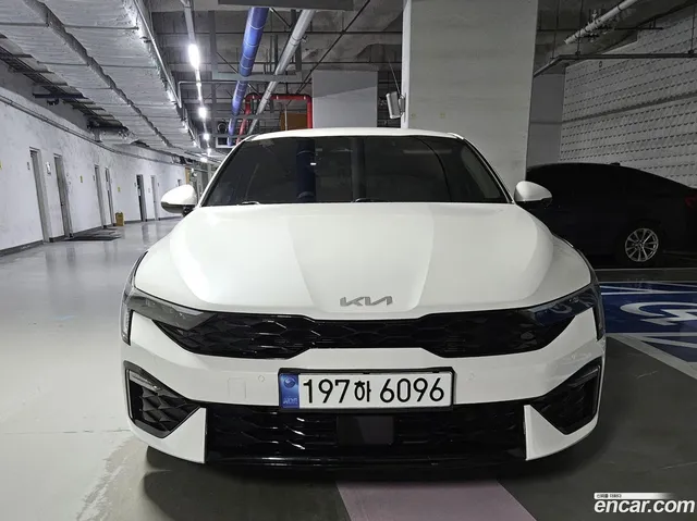 Kia K5 Hybrid — миниатюра 1