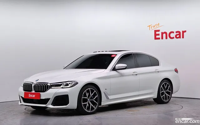 BMW 5 Series (G30) 530i M — миниатюра 1