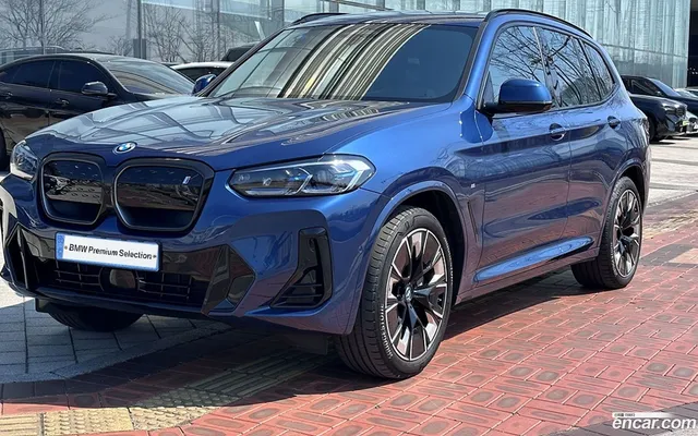 BMW iX3 M — миниатюра 1