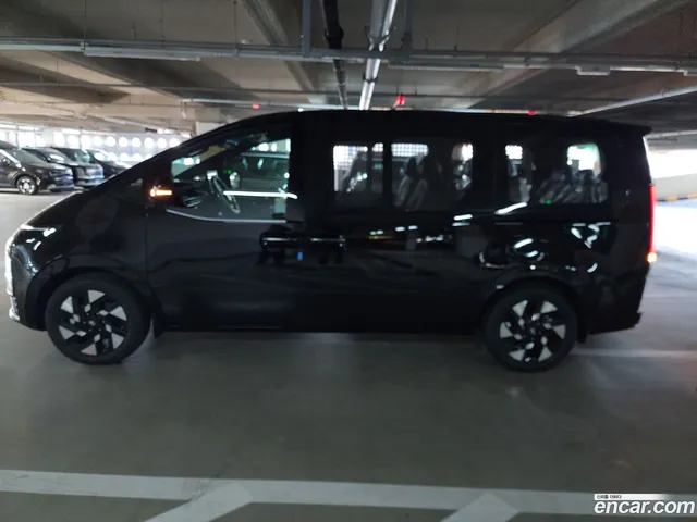 Hyundai Staria HEV 1.6 9 — миниатюра 1