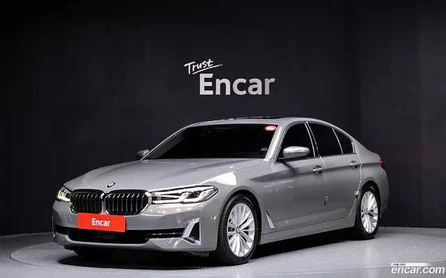 BMW 5 Series (G30) 520i — миниатюра 1