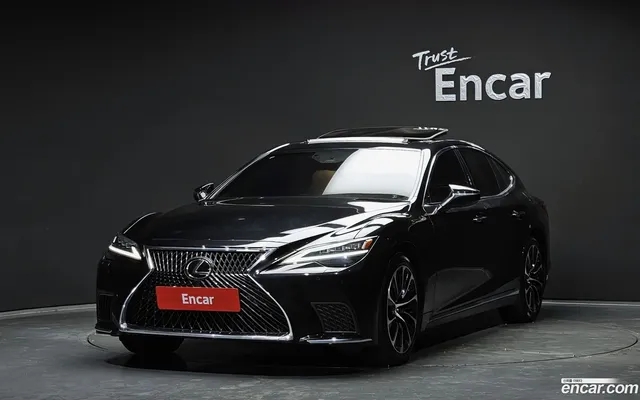 Lexus LS500h 5 3.5 AWD — миниатюра 1