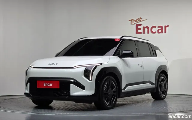 Kia EV3 2WD — миниатюра 1