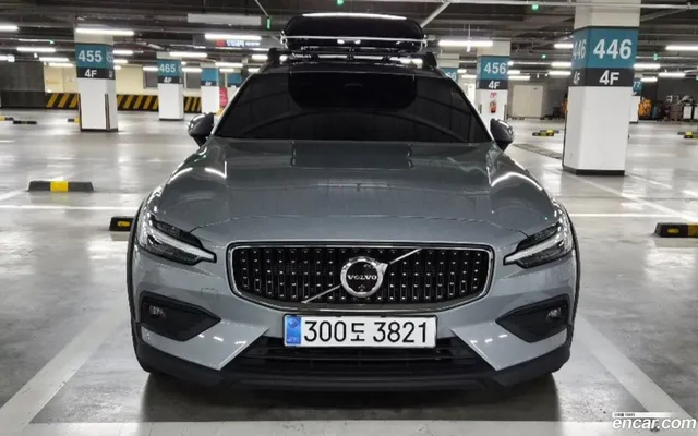 Volvo V60 2 B5 AWD — миниатюра 1