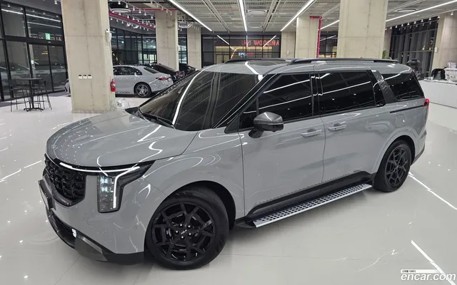 Kia Carnival 7 — миниатюра 1