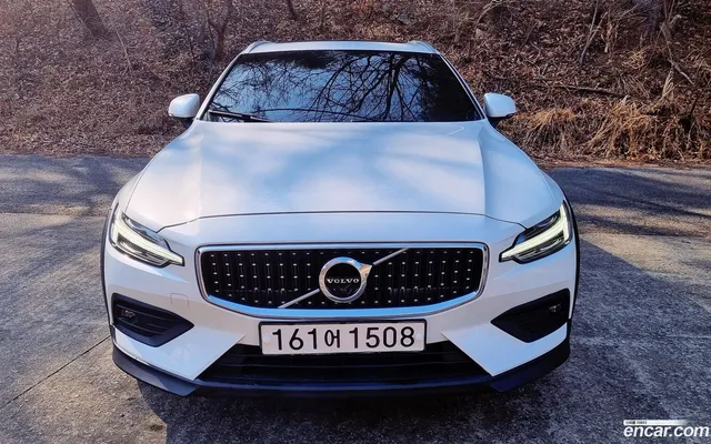 Volvo V60 2 B5 AWD — миниатюра 1
