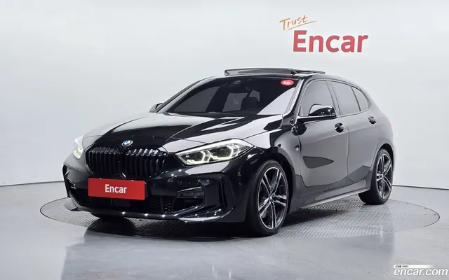 BMW 1 Series (F40) 120i M — миниатюра 1