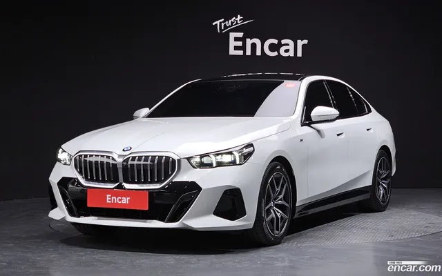 BMW 5 Series (G60) 523d xDrive M — миниатюра 1