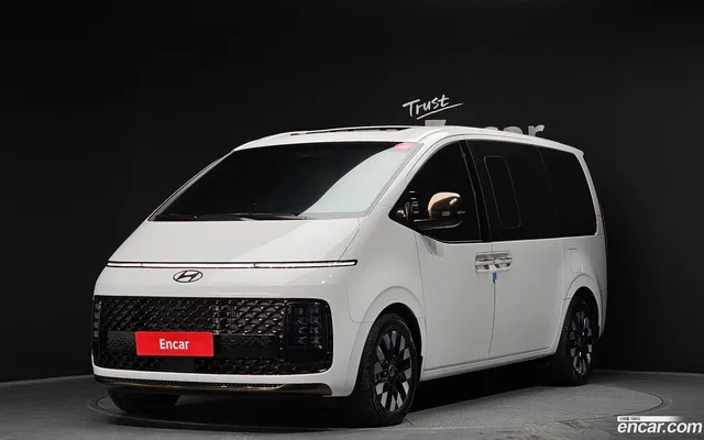 Hyundai Staria 4WD 7 — миниатюра 1