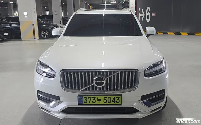Volvo XC90 T8 — миниатюра 1