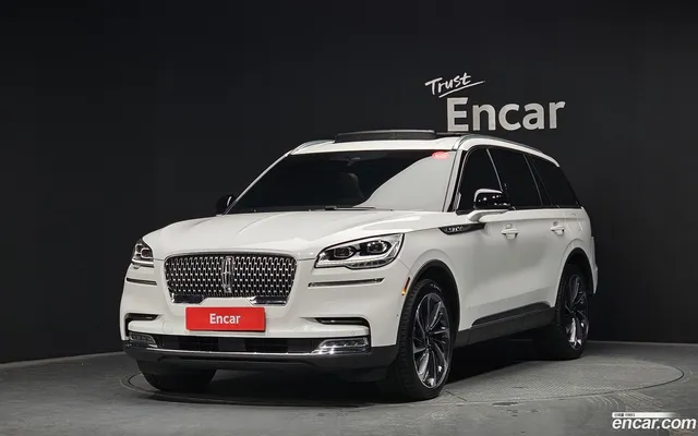 Lincoln Aviator 3.0 AWD — миниатюра 1
