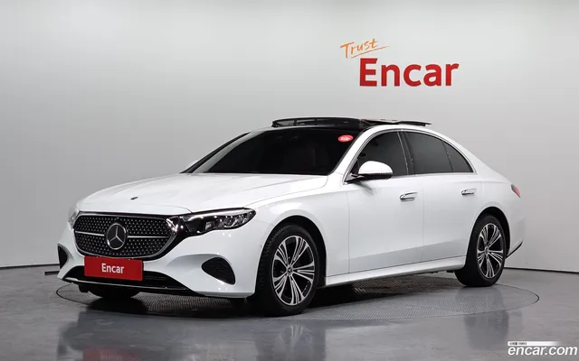 Mercedes-Benz E-Class (W214) E200 — миниатюра 1