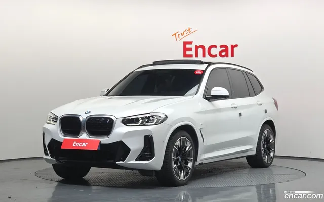 BMW iX3 M — миниатюра 1