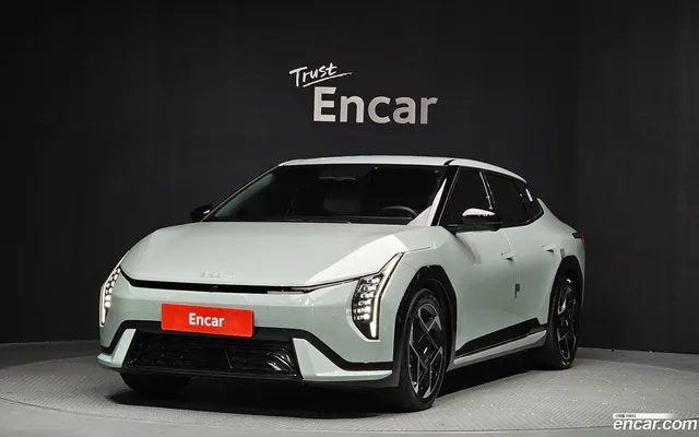 Kia EV4 2WD — миниатюра 1