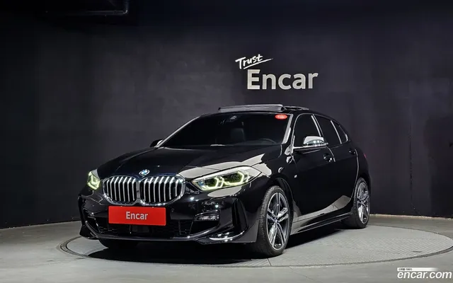 BMW 1 Series (F40) 120i M — миниатюра 1