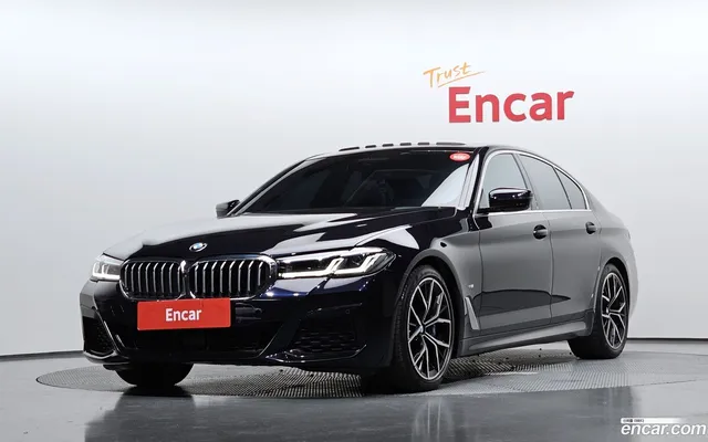 BMW 5 Series (G30) 530i M — миниатюра 1