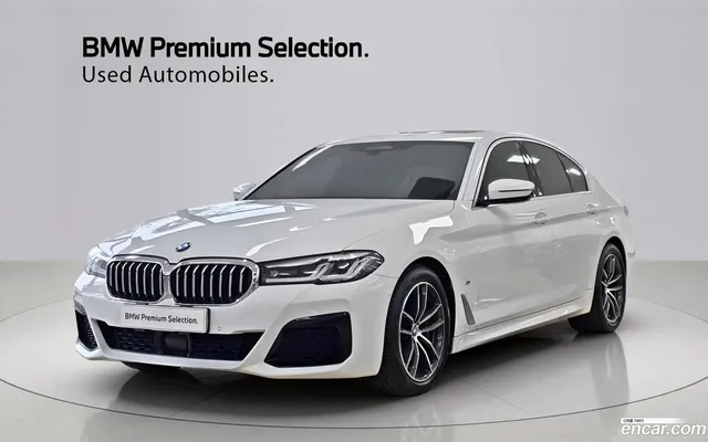 BMW 5 Series (G30) 520i M — миниатюра 1