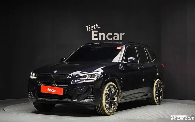 BMW iX3 M — миниатюра 1